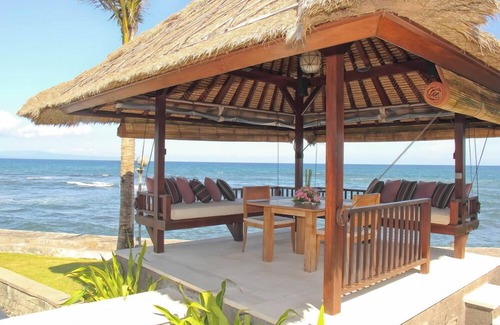 Ketewel Villa | 3BR Beach Front Villa In Pabean Beach! 9Min Drive To Bali Safari and Marine Park