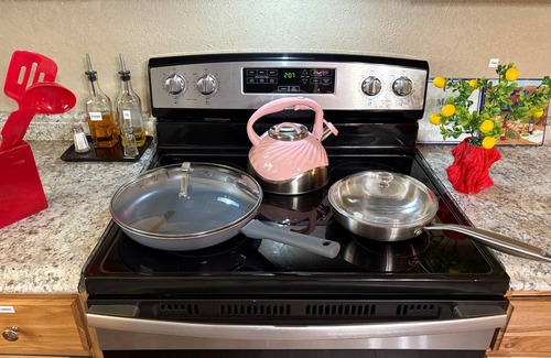 Magnolia House | 3BR Bohemian Home King/Queen+Free RV-Boat-Trailer Parking/Great for Long Stay!