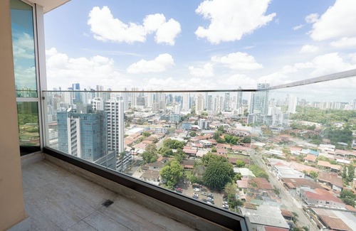 Tumba Vieja Apartment | 3BR Cityview apt, parking and balcony