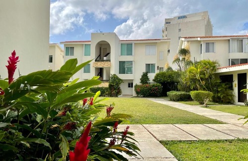 Zona Hotelera Apartment | 3BR CONDO W/ POOL @ HOTEL ZONE