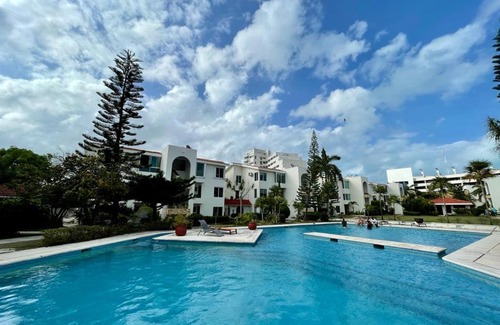 Zona Hotelera Apartment | 3BR CONDO W/ POOL @ HOTEL ZONE