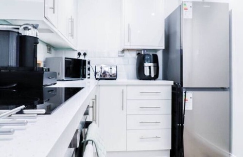 Colyers House | 3BR Family Retreat with Free Parking Bexleyheath