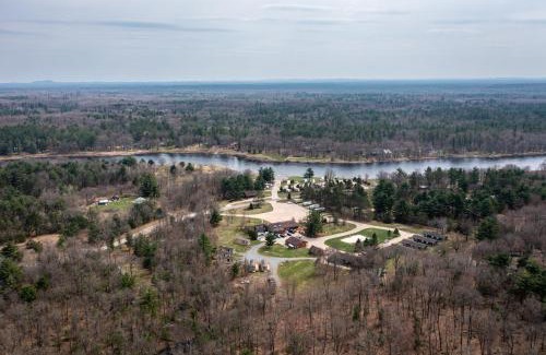 Neillsville House | 3br Getaway With Dining At Riviera Resort