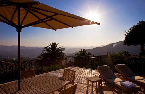 Grasse House | 3BR Grasse Lush in greenery with a charming appeal