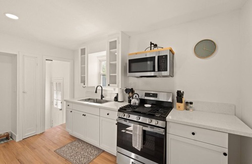 Euclid House | 3BR Home Bright & Open In Euclid Near Cleveland!