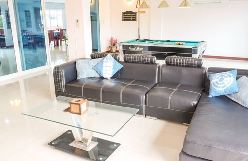 Old City House | ⋆★3BR Home ★⋆City center ❤ ping pong & pool table - Great Location!