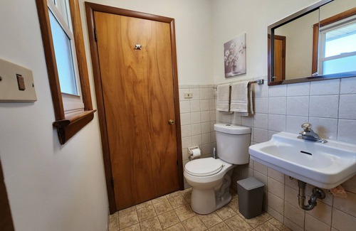 Rockford House | 3br Home in the Heart of Rockford