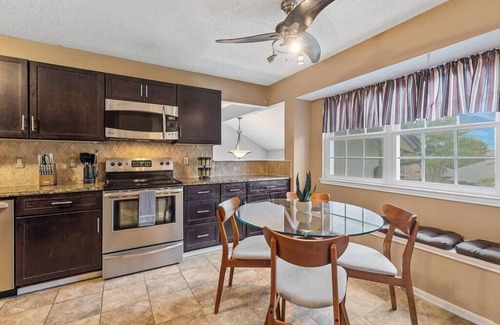 North Central Carrollton House | 3BR Home with Pool & Garage