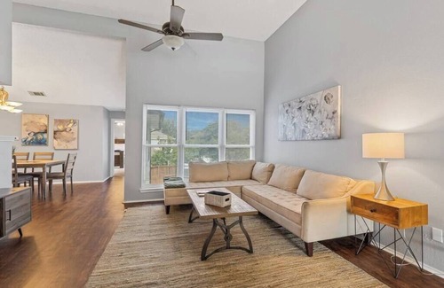 North Central Carrollton House | 3BR Home with Pool & Garage