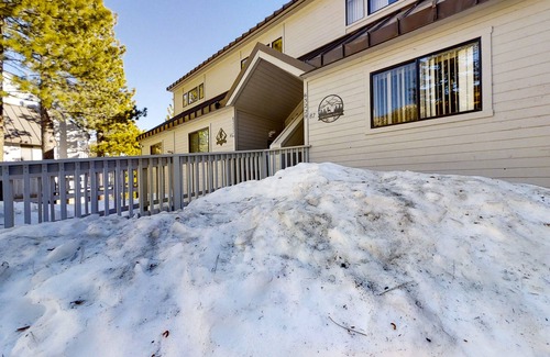 Lakeshore Condo | 3BR Huntington Lake condo with mountain views, WiFi, 2 decks, private W/D