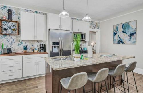 Columbia House | 3BR in Elmwood-Near USC
