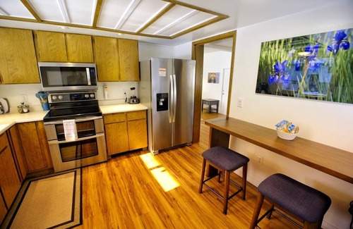 Back Loop House | 3BR - King Beds & bunk beds - Free Tram Tickets