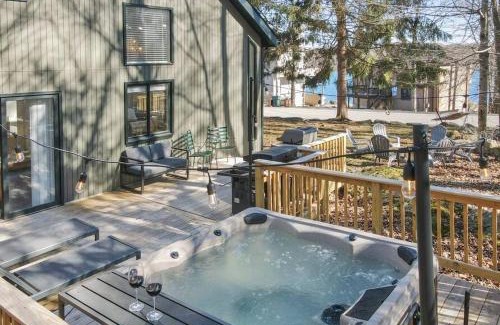 Tobyhanna House | 3BR, Lakeview, Hot Tub, Nintendo Switch - Deer Haven Poconos Retreat