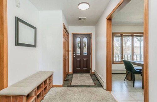 Penn Yan House | 3BR Lakeview-HotTub-Firepit-Gameroom-PuttPutt