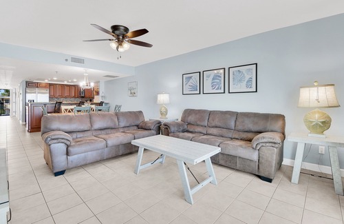 Indian Shores Condo | 3BR Luxury Beach Front Condo with Heated Pool and Direct Gulf View at Seagate