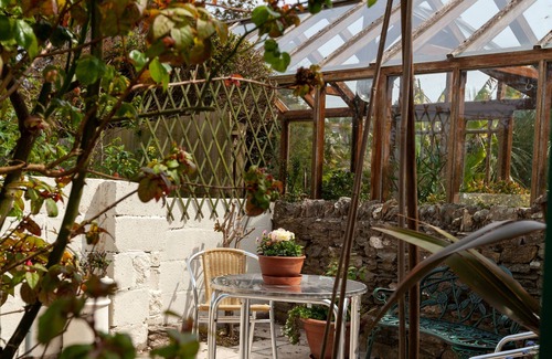 Crantock Apartment | 3BR maisonetter sleeps 5 in the heart of Crantock, 5 mins walk to beach