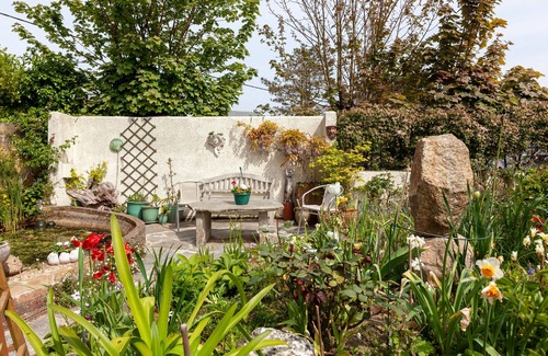 Crantock Apartment | 3BR maisonetter sleeps 5 in the heart of Crantock, 5 mins walk to beach