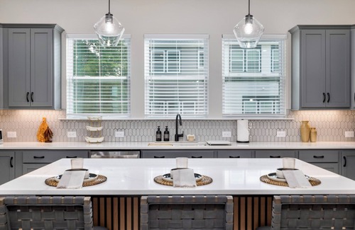 Newell House | 3BR Mid-Century Modern Luxe Getaway