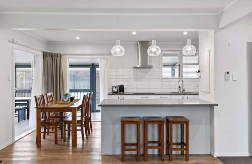 Auckland House | 3BR near Tamaki River-Patio&Parking I Zodiak Stays