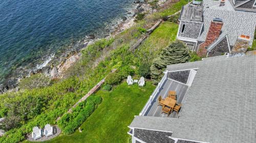 York Beach House | 3BR Oceanfront on Nubble Cliffs