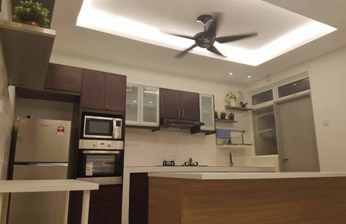Presint 15 Apartment | 3BR Palm Armada Residence. Free Parking and Netflix