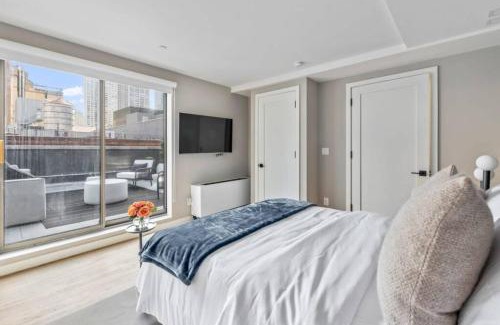 Central Park South Apartment | 3BR Penthouse Suite with Massive Private Rooftop