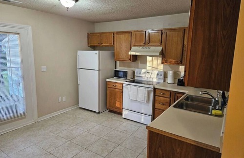 Southeast Raleigh House | 3BR Retreat Perfect for Groups Near Downtown