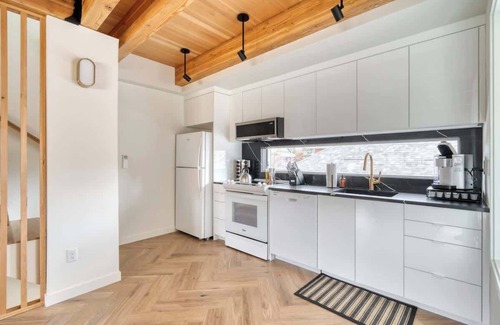 Alberta Arts District House | 3BR Townhome | Alberta Art, Eats, & Style