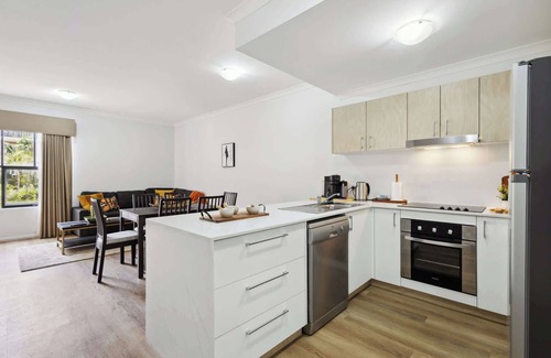Northbridge House | 3BR Townhouse close to RAC Arena