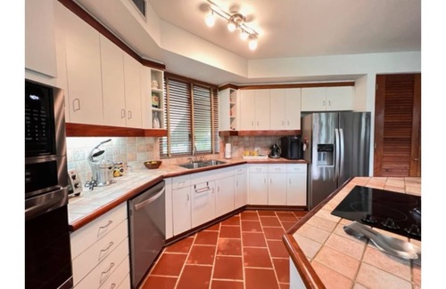 Cerro Gordo Villa | 3BR Villa Coco at Lakeside Villas