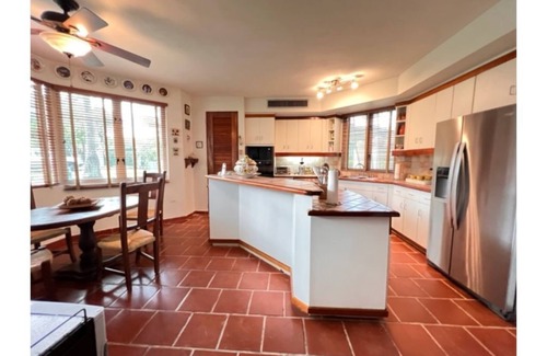 Cerro Gordo Villa | 3BR Villa Coco at Lakeside Villas