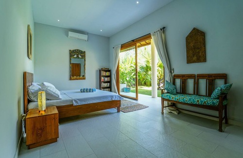 Purwakerti Villa | 3BR Villa, Large Garden & Pool Table - 3Min Drive To Amed Beach!