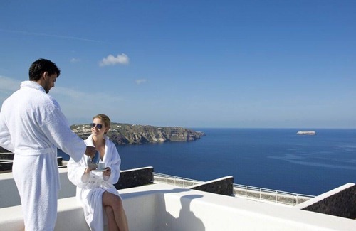 Megalochori House | 3BR Villa Private Pool Caldera & Volcano View