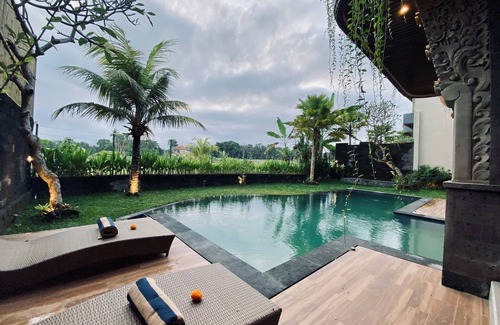 Melayang Villa | 3BR Villa with Pool Overlooking Rice Paddies