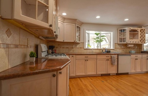 Highland Falls House | 3BR West Point Retreat-3min to Back Gate+ King Bed