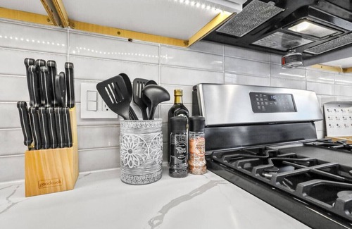 East Somerville Apartment | 3BR2Bth TD Garden/MIT/Harvard/BOS/2 Parking Spaces