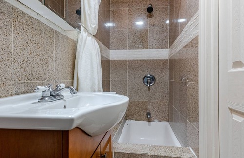 East Harlem Apartment | (3D) 2 Bedroom Apt Just Off Park Ave