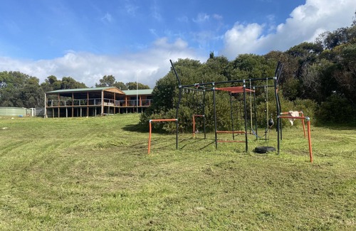 Alexandrina House | 3fams/16people - Large House, Lake access & view, large property