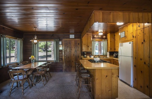 North Wawona Cabin | (3N) Lockwood Lodge at The Redwoods In Yosemite