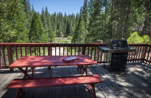 North Wawona Cabin | (3N) Lockwood Lodge at The Redwoods In Yosemite