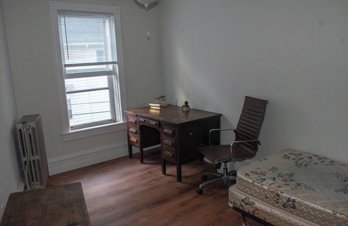 Ashfield Apartment | 3RD FLOOR APARTMENT FOR 30 DAYS OR LONGER STAYS ONLY
