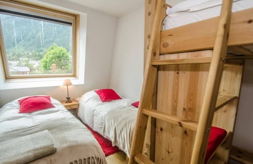Chamonix City Centre Apartment | 3rd floor, balcony, fireplace or stove, tv, ski locker, 77m², Chamonix