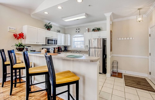 Central Myrtle Beach Condo | 3rd-Floor Condo on Myrtlewood Champion Golf Course w/Balcony & 5 Shared Pools