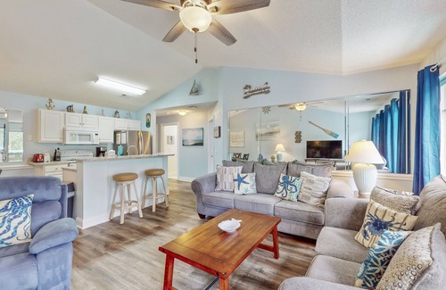 Calabash Condo | 3rd floor condo & studio with streaming, kitchen, kitchenette, balcony, W/D
