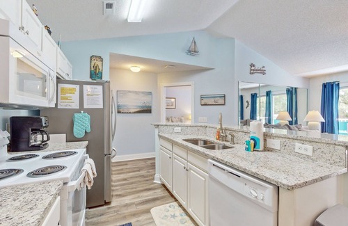 Calabash Condo | 3rd floor condo & studio with streaming, kitchen, kitchenette, balcony, W/D