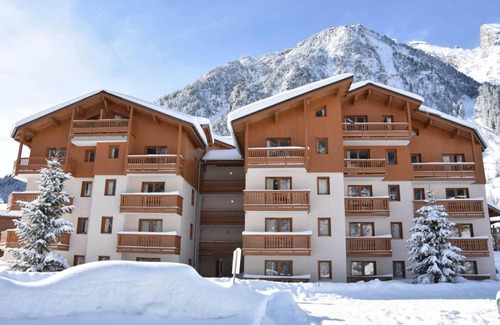 Pralognan-la-Vanoise Apartment | 3rd floor, swimming pool, balcony, parking, tv, ski locker, 36m², Pralognan-la-Vanoise