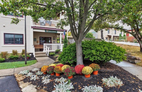 Nashville Condo | 3rd Floor Front Side Corner Penthouse Suite - 301 by Grand Wood Suites
