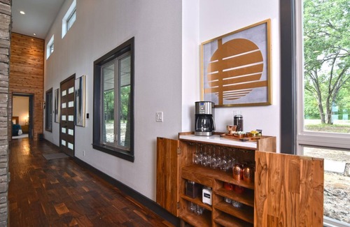 Quinlan House | 3rd NT. FREE Aug/Sept-Luxury Waterfront! Kayaks Hot Tub Dock