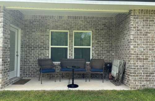 Crestview House | 4.0 Mi. to North Crestview 3-bedroom house, close to Base, Airport and Beach.