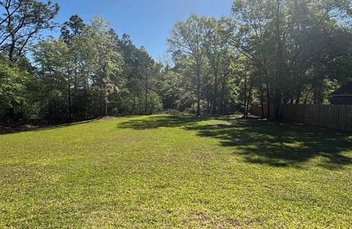 Crestview House | 4.0 Mi. to North Crestview 3-bedroom house, close to Base, Airport and Beach.